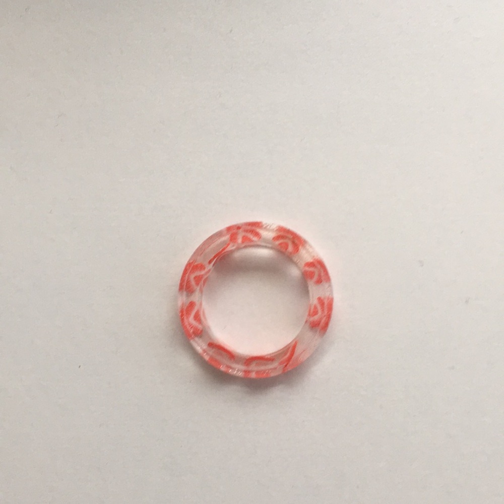 •FREE 🎁•HOMEMADE RESIN STRAWBERRY RING!!! - Picture 3 of 3